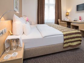 Подарите себе отдых в Чехии! ✈ Большой выбор горящих туров и путевок в Чехию от туроператора All-Czech. ✓Оптимальные цены. Звоните сейчас ☎ (044) 592-68-22