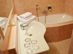 Подарите себе отдых в Чехии! ✈ Большой выбор горящих туров и путевок в Чехию от туроператора All-Czech. ✓Оптимальные цены. Звоните сейчас ☎ (044) 592-68-22