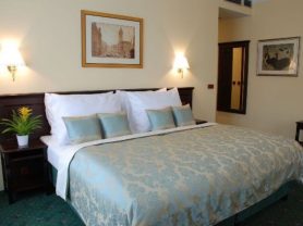 Подарите себе отдых в Чехии! ✈ Большой выбор горящих туров и путевок в Чехию от туроператора All-Czech. ✓Оптимальные цены. Звоните сейчас ☎ (044) 592-68-22