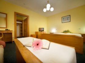 Подарите себе отдых в Чехии! ✈ Большой выбор горящих туров и путевок в Чехию от туроператора All-Czech. ✓Оптимальные цены. Звоните сейчас ☎ (044) 592-68-22