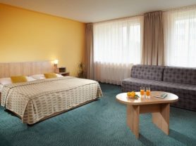 Подарите себе отдых в Чехии! ✈ Большой выбор горящих туров и путевок в Чехию от туроператора All-Czech. ✓Оптимальные цены. Звоните сейчас ☎ (044) 592-68-22