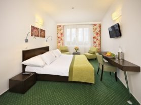 Подарите себе отдых в Чехии! ✈ Большой выбор горящих туров и путевок в Чехию от туроператора All-Czech. ✓Оптимальные цены. Звоните сейчас ☎ (044) 592-68-22