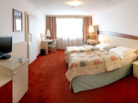 Подарите себе отдых в Чехии! ✈ Большой выбор горящих туров и путевок в Чехию от туроператора All-Czech. ✓Оптимальные цены. Звоните сейчас ☎ (044) 592-68-22