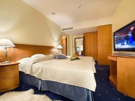 Подарите себе отдых в Чехии! ✈ Большой выбор горящих туров и путевок в Чехию от туроператора All-Czech. ✓Оптимальные цены. Звоните сейчас ☎ (044) 592-68-22