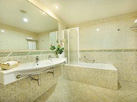 Подарите себе отдых в Чехии! ✈ Большой выбор горящих туров и путевок в Чехию от туроператора All-Czech. ✓Оптимальные цены. Звоните сейчас ☎ (044) 592-68-22